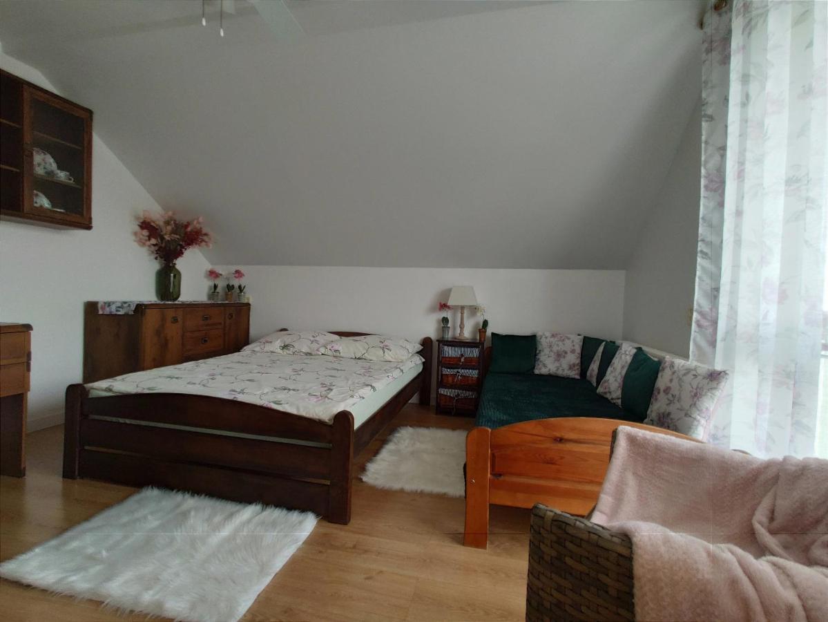 Appartamento Przystanek Pod Skalkami Lesko Esterno foto