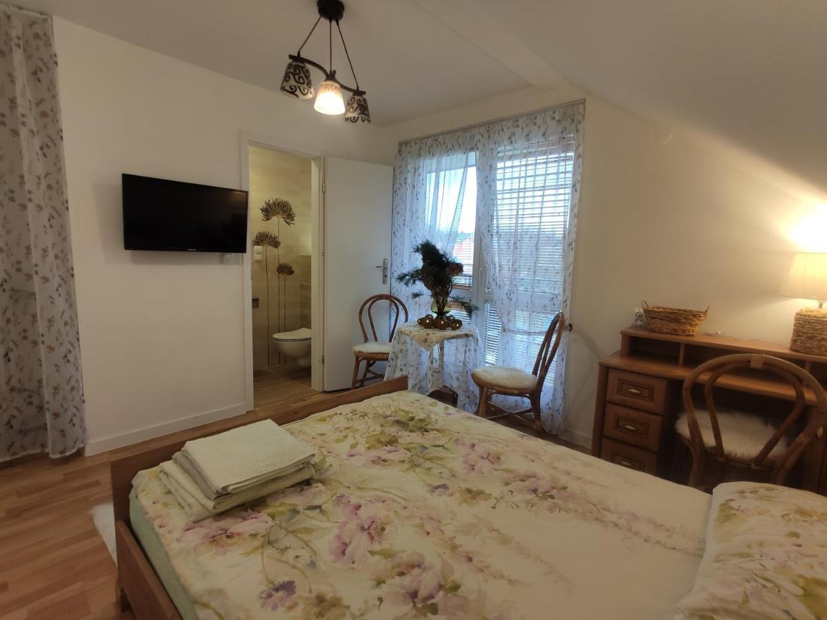 Appartamento Przystanek Pod Skalkami Lesko Esterno foto