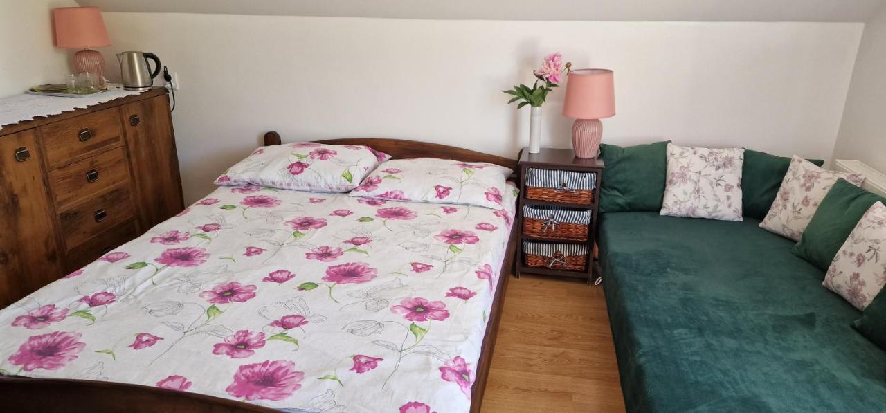 Appartamento Przystanek Pod Skalkami Lesko Esterno foto