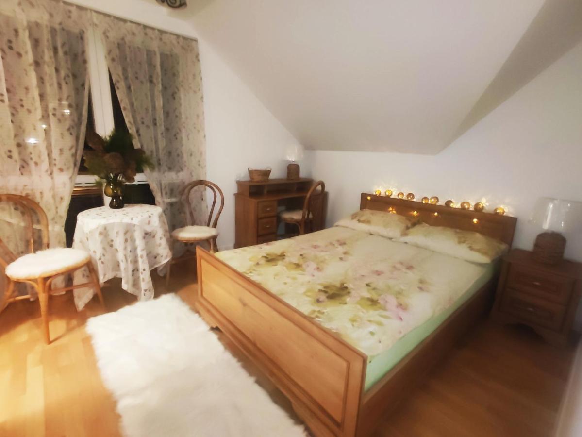 Appartamento Przystanek Pod Skalkami Lesko Esterno foto