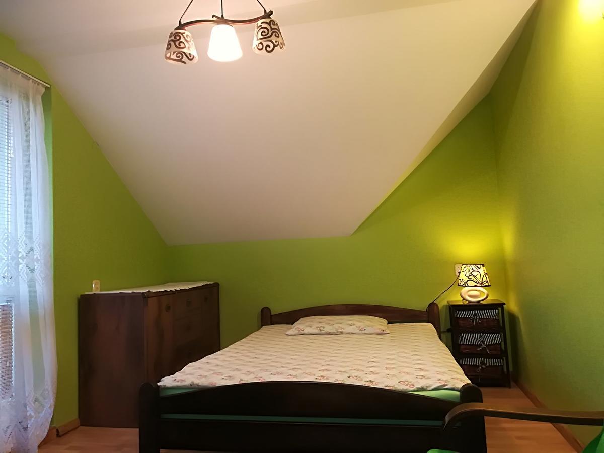 Appartamento Przystanek Pod Skalkami Lesko Esterno foto
